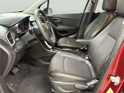 Used 2021 Chevrolet Trax LT image 11