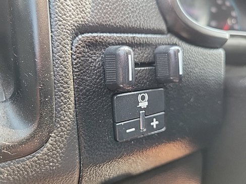 Used 2020 Chevrolet Colorado LT w/ LT Convenience Package image 31