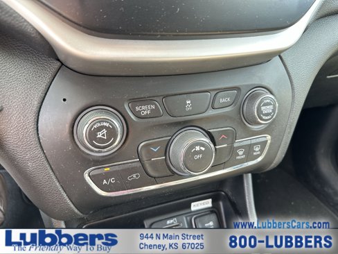 Used 2017 Jeep Cherokee Sport w/ Safety Group image 16