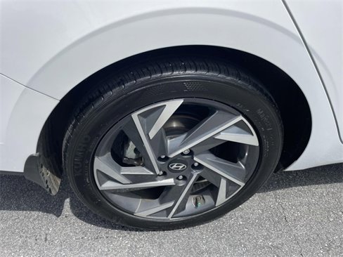 Certified 2024 Hyundai Elantra SEL w/ Convenience Package image 7