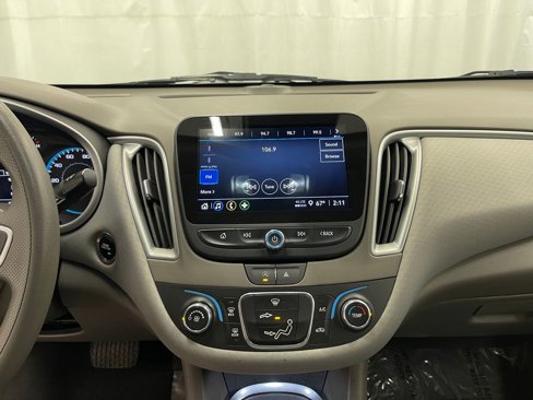 Used 2022 Chevrolet Malibu LS image 14
