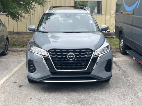 Used 2022 Nissan Kicks SV w/ Exterior Package image 2