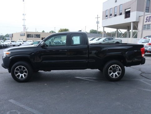Used 2016 Toyota Tacoma SR image 7