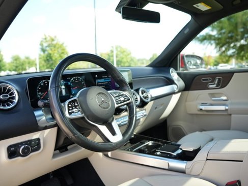 Certified 2021 Mercedes-Benz GLB 250 4MATIC w/ Premium Package image 42