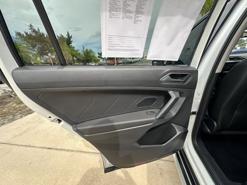Used 2019 Volkswagen Tiguan SEL Premium image 29