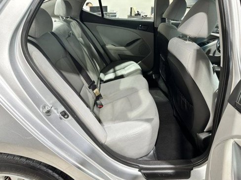 Used 2012 Kia Optima LX w/ Convenience Pkg image 16