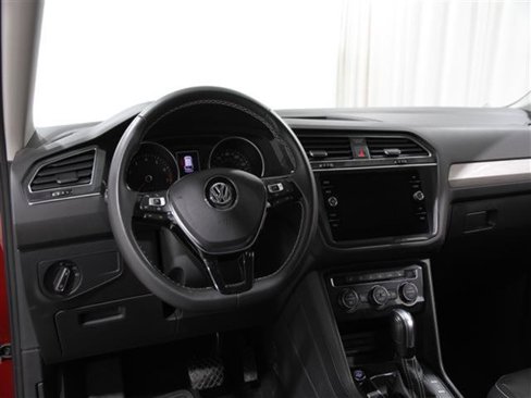 Used 2021 Volkswagen Tiguan SE w/ 3rd Row Seat Package image 6