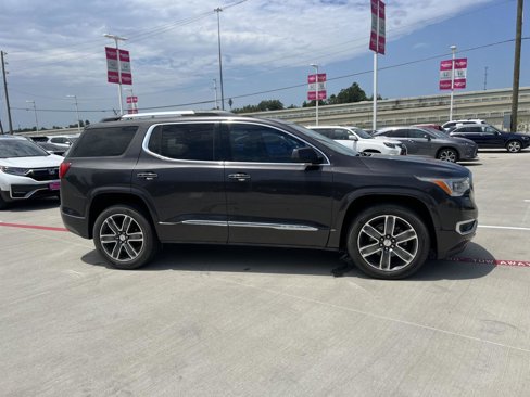 Used 2017 GMC Acadia Denali w/ Technology Package image 4