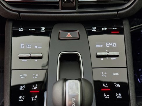 Used 2025 Porsche Macan image 13