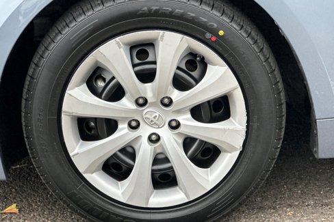 Used 2021 Toyota Corolla LE image 24