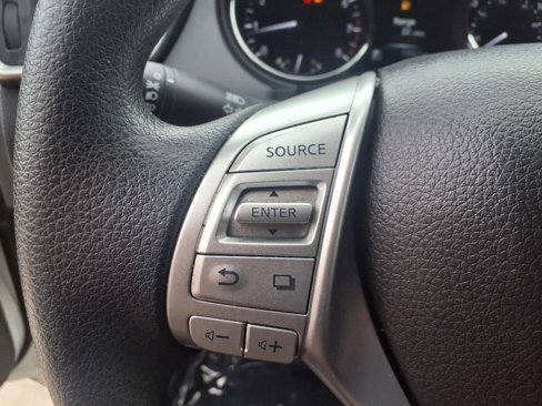 Used 2016 Nissan Rogue SV w/ SV Premium Package image 13