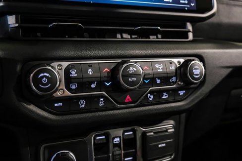 Used 2024 Jeep Wrangler Unlimited Sport image 62