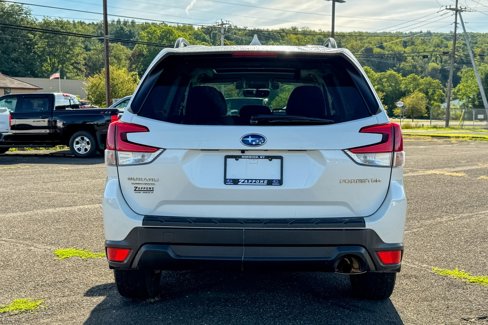 Used 2021 Subaru Forester Premium image 4
