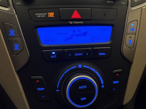 Used 2014 Hyundai Santa Fe GLS image 19