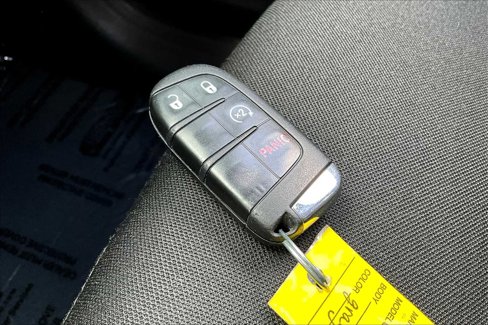 Used 2018 Jeep Renegade Latitude image 13