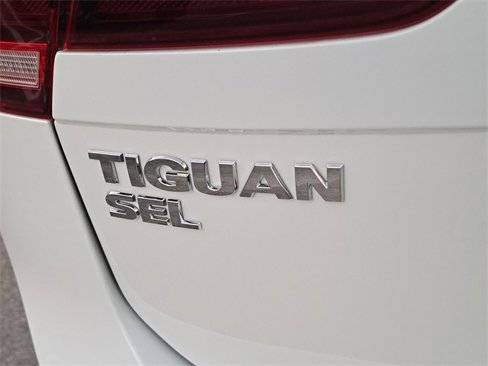 Used 2020 Volkswagen Tiguan SEL image 8