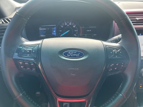 Used 2019 Ford Explorer XLT w/ Equipment Group 202A image 24
