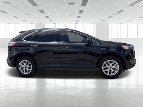 Used 2022 Ford Edge SEL image 2
