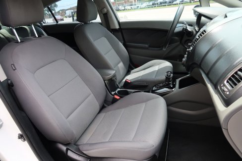 Used 2018 Kia Forte LX image 9
