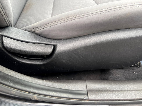 Used 2012 Hyundai Elantra GLS image 35