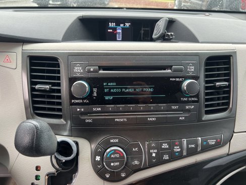 Used 2014 Toyota Sienna LE image 13
