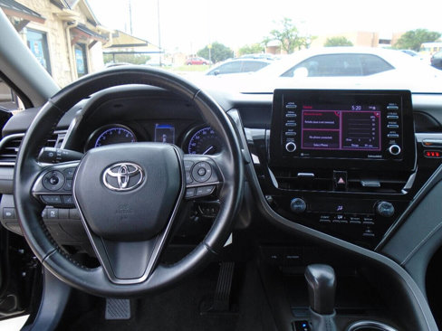 Used 2021 Toyota Camry SE image 9