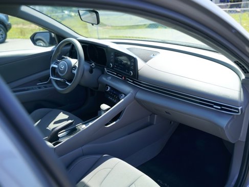 Used 2023 Hyundai Elantra SEL image 23