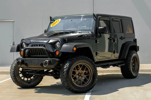 Used 2011 Jeep Wrangler Unlimited Rubicon w/ Dual Top Group image 8