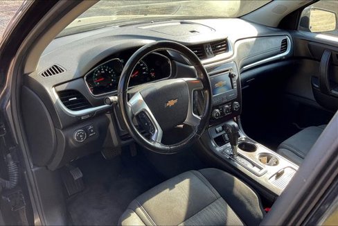 Used 2016 Chevrolet Traverse LT image 12