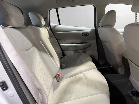 Used 2017 Nissan Leaf SV image 18