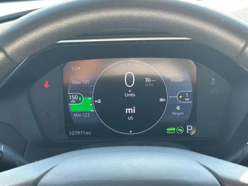 Used 2023 Chevrolet Bolt EUV LT image 37
