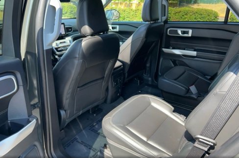 Used 2022 Ford Explorer XLT w/ Equipment Group 202A image 13