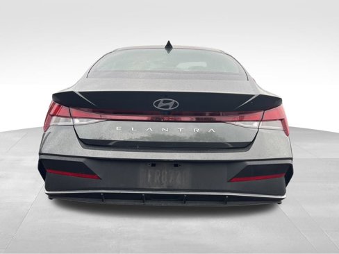 Used 2024 Hyundai Elantra SEL image 6