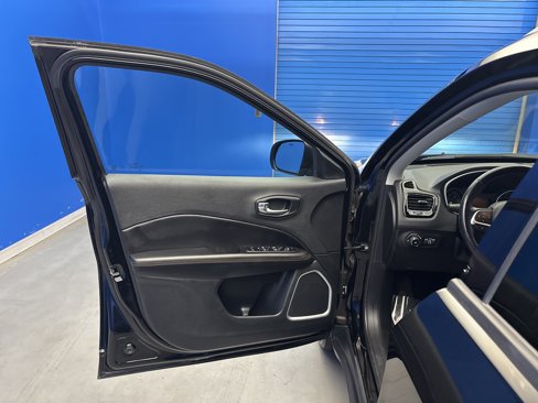Used 2020 Jeep Compass Limited image 9