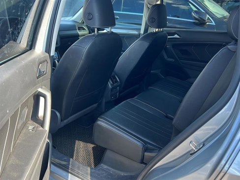 Used 2022 Volkswagen Tiguan SE image 6