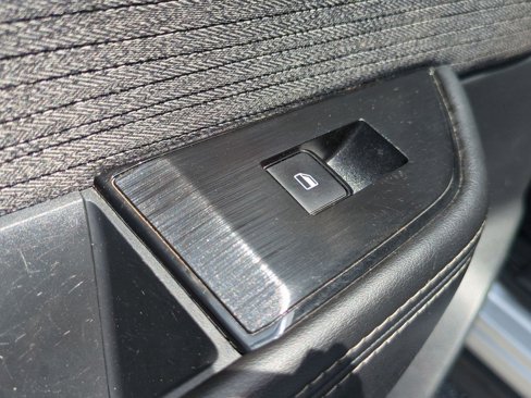 Used 2021 Nissan Rogue SV image 25