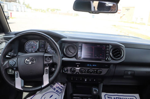 Used 2021 Toyota Tacoma TRD Off-Road image 7