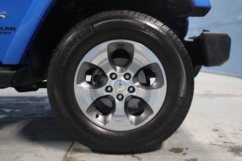 Used 2016 Jeep Wrangler Unlimited Sahara image 32