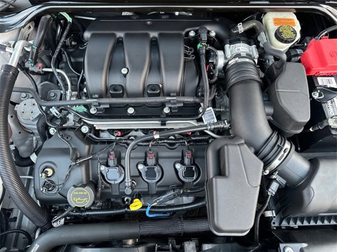 Used 2015 Ford Taurus SE image 19
