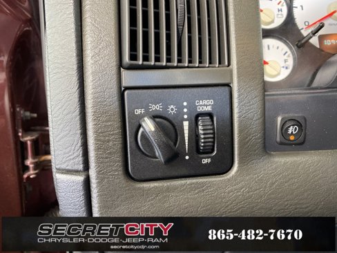Used 2004 Dodge Ram 1500 Truck SLT image 23