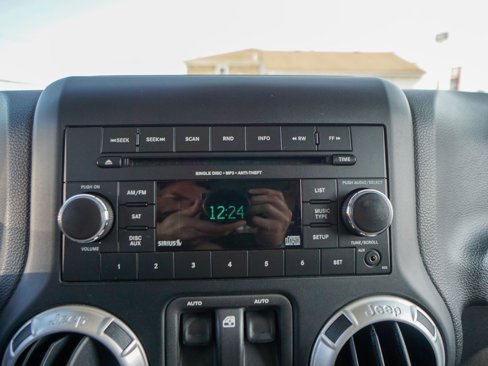 Used 2012 Jeep Wrangler Sahara image 16