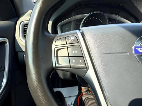 Used 2018 Volvo S60 T5 Inscription Platinum image 17