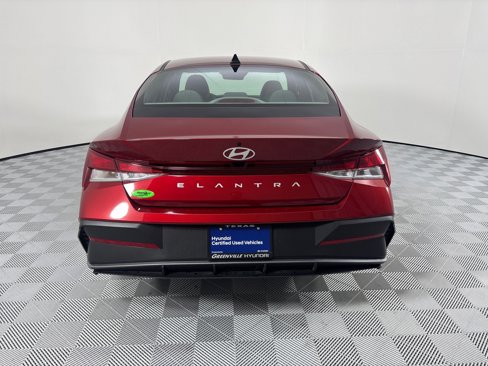 Used 2024 Hyundai Elantra SE image 10