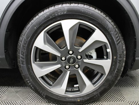 Used 2024 Ford Escape Platinum image 8