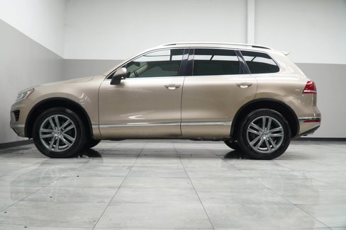 Used 2015 Volkswagen Touareg TDI image 9