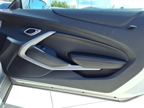 Used 2018 Chevrolet Camaro SS image 7
