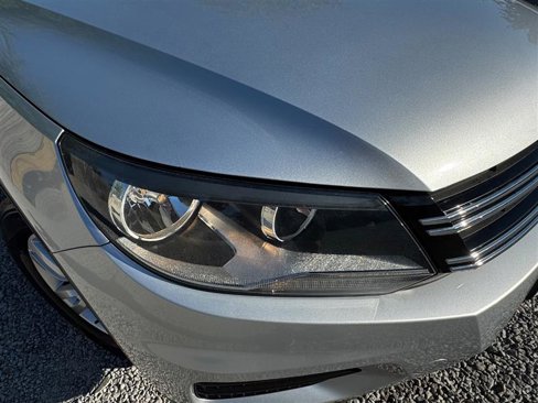 Used 2013 Volkswagen Tiguan S image 16