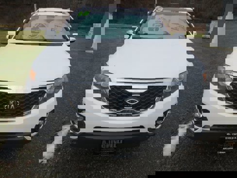 Used 2013 Kia Sorento LX w/ Convenience Pkg image 2