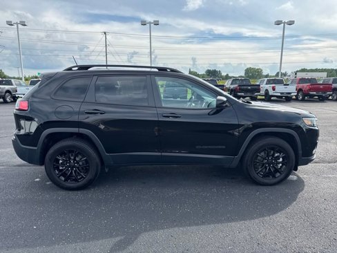 Used 2023 Jeep Cherokee Altitude Lux image 6