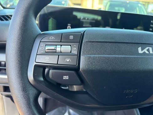 Used 2025 Kia K4 image 17